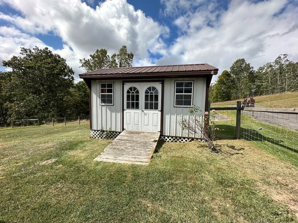 621 Point Pleasant Road, Unit 2 & 4 Bland, VA 24315 - Photo 16 of 44 Gallery Image 16