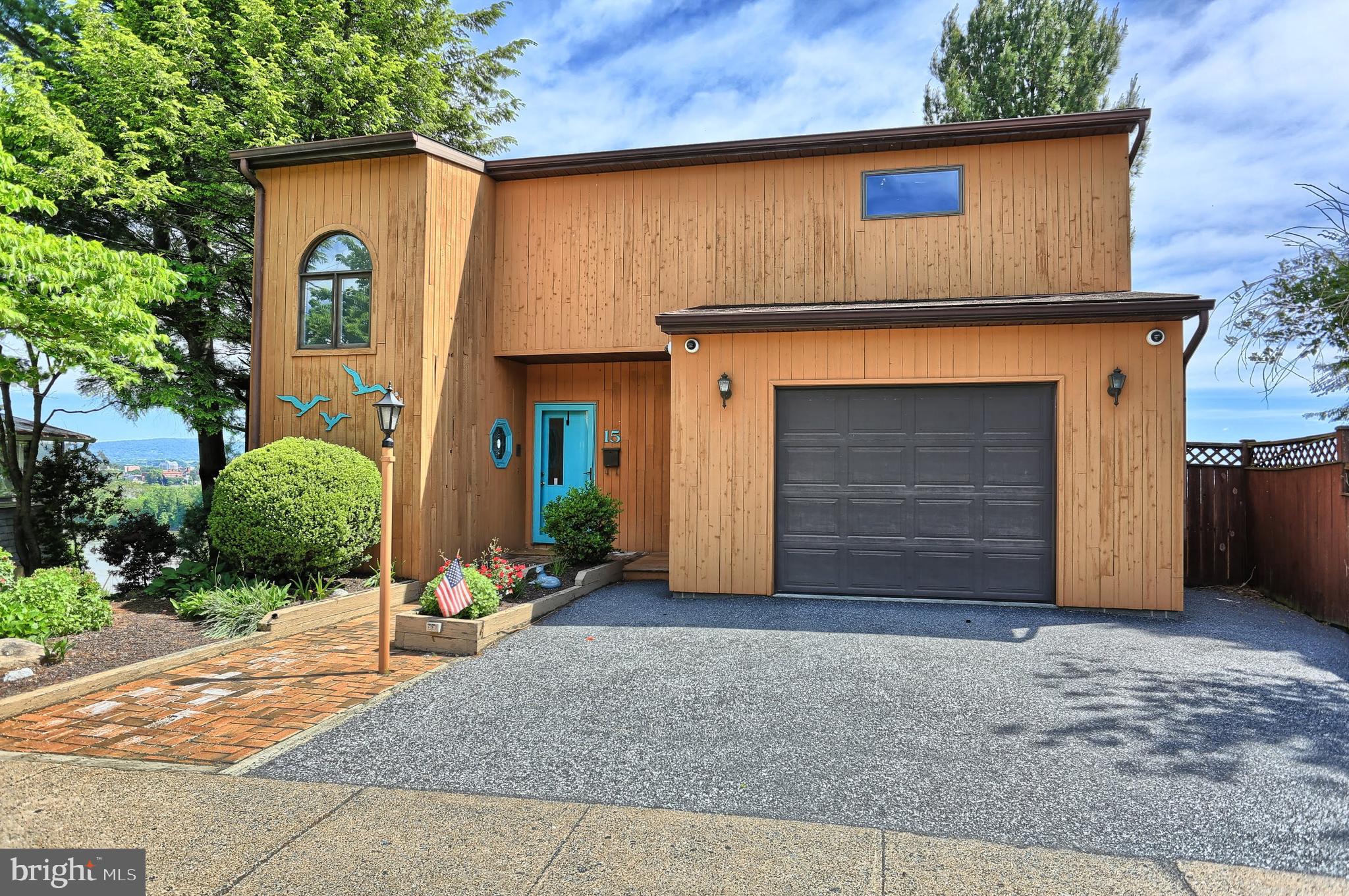 15 Cumberland Road Lemoyne, PA 17043 - Photo 1 of 40 Welcome home