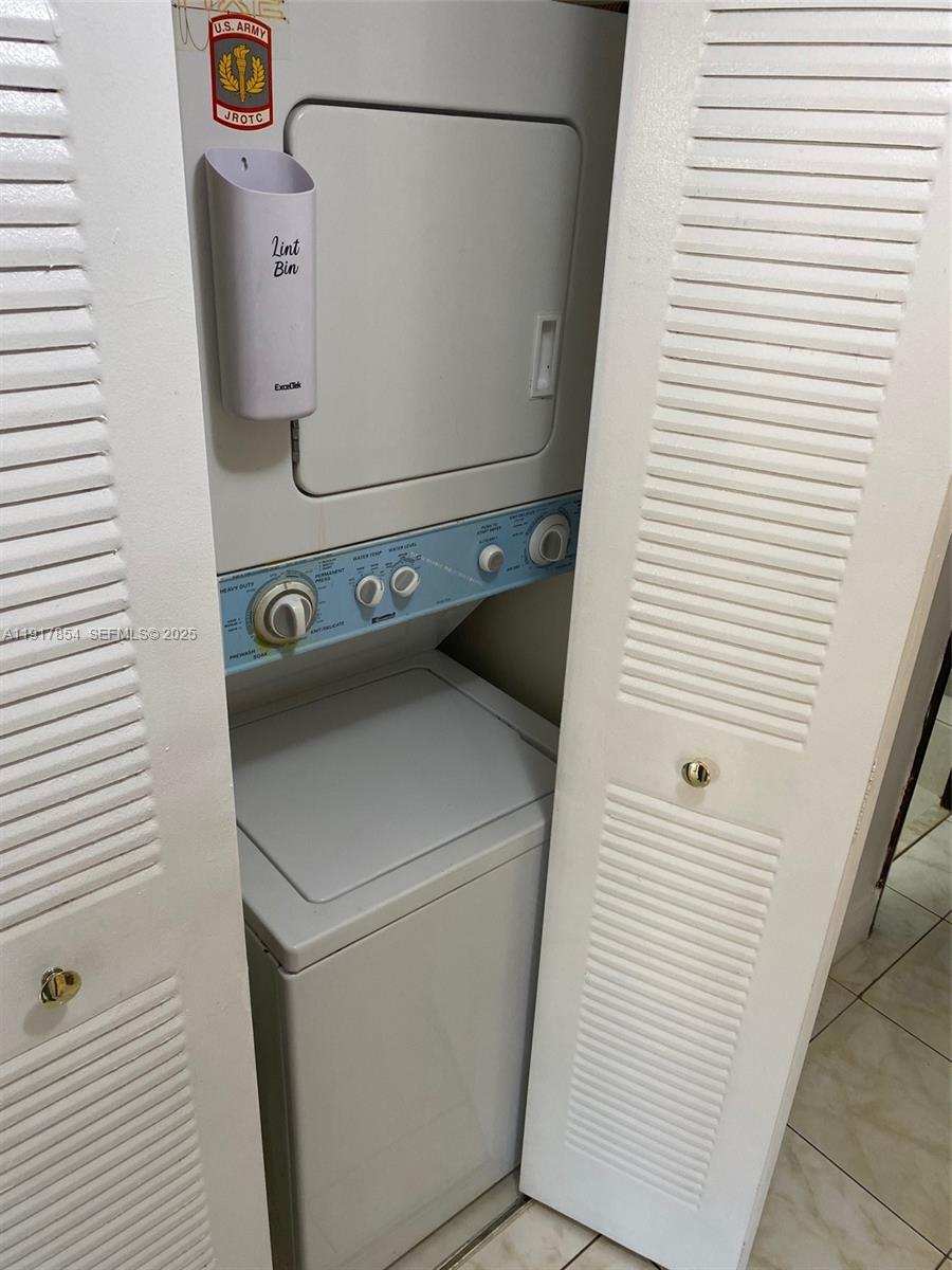 200 Wimbledon Lakes Drive, Unit 200 Plantation, FL 33324 - Photo 14 of 16