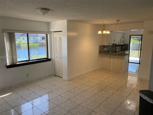$2,600 | 200 Wimbledon Lakes Drive, Unit 200, Plantation, FL 33324
