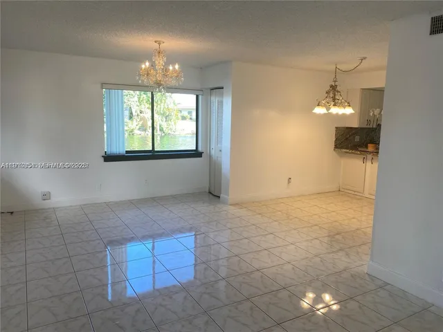 $2,500 | 200 Wimbledon Lakes Drive, Unit 200, Plantation, FL 33324