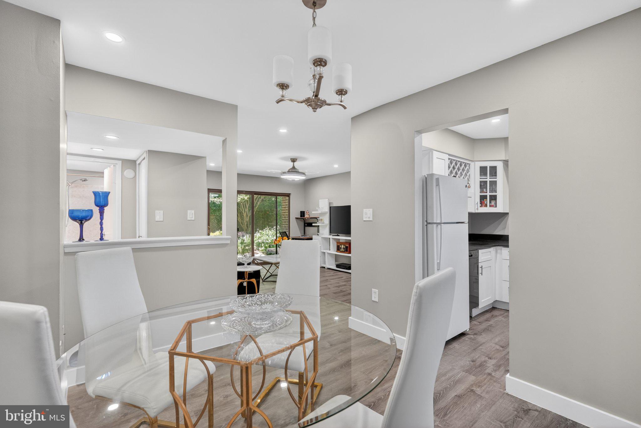 17816 Buehler Road, Unit 163 Olney, MD 20832 - Photo 7 of 17 Modern elegance in open living space.