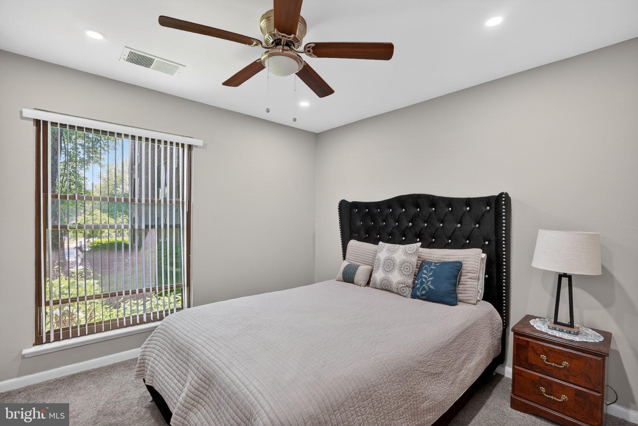 17816 Buehler Road, Unit 163 Olney, MD 20832 - Photo 10 of 17 Cozy retreat with natural light.