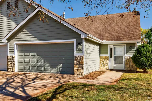 $275,000 | 826 North Field Stone Drive, Lawrence, KS 66049