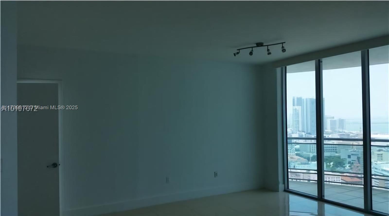 Wind Condominiums Miami, FL 33130 - Photo 11 of 13