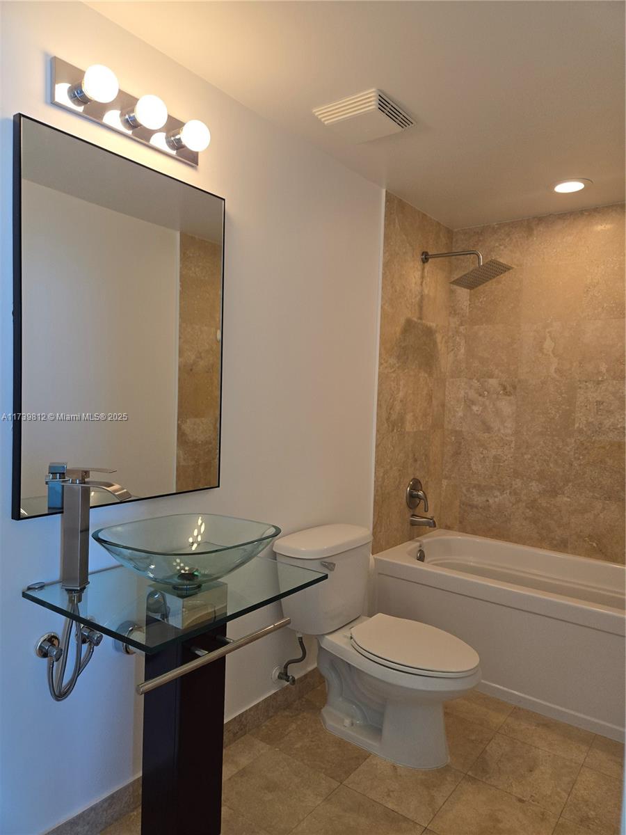 Wind Condominiums Miami, FL 33130 - Photo 12 of 13