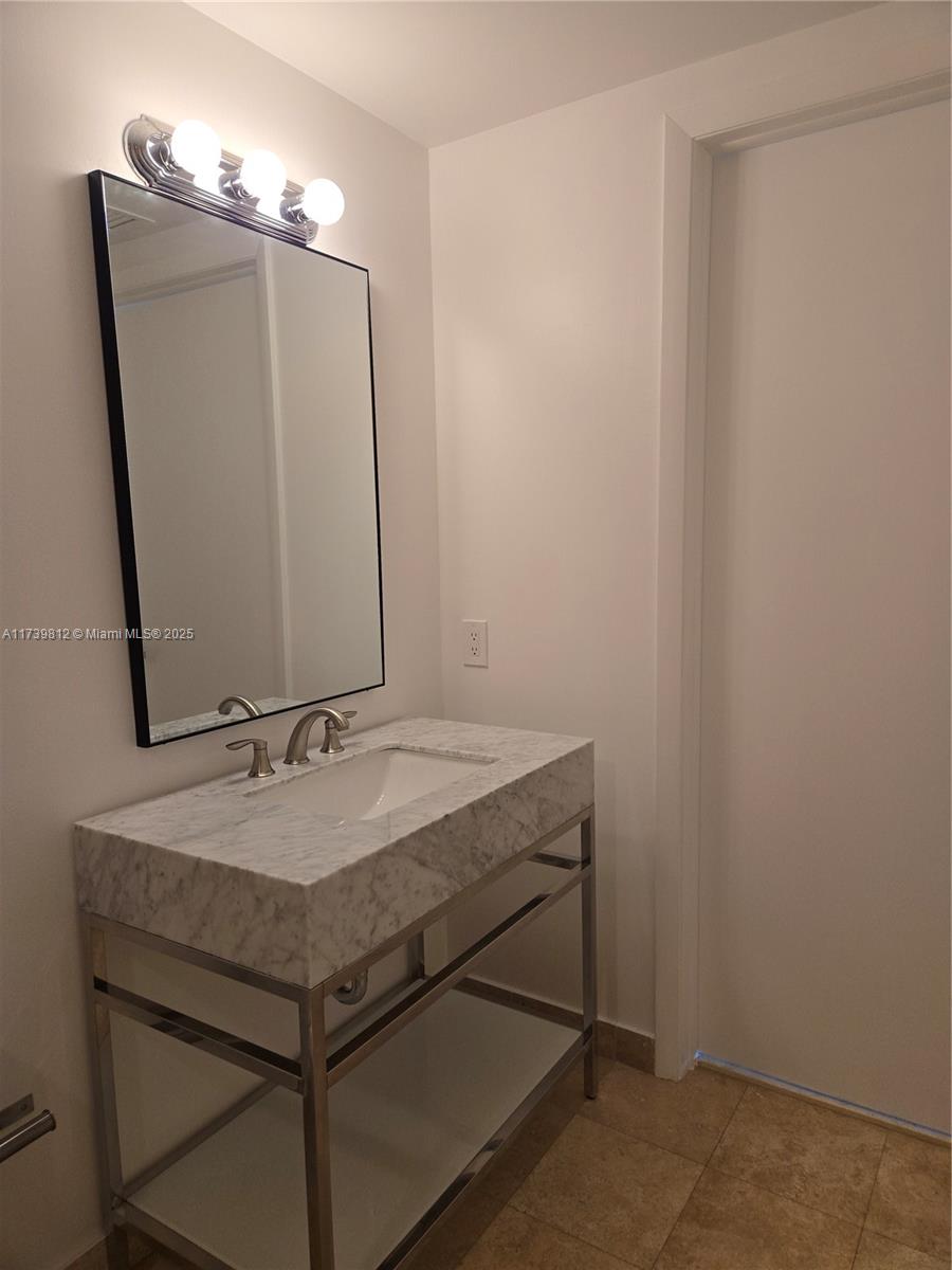 Wind Condominiums Miami, FL 33130 - Photo 6 of 13