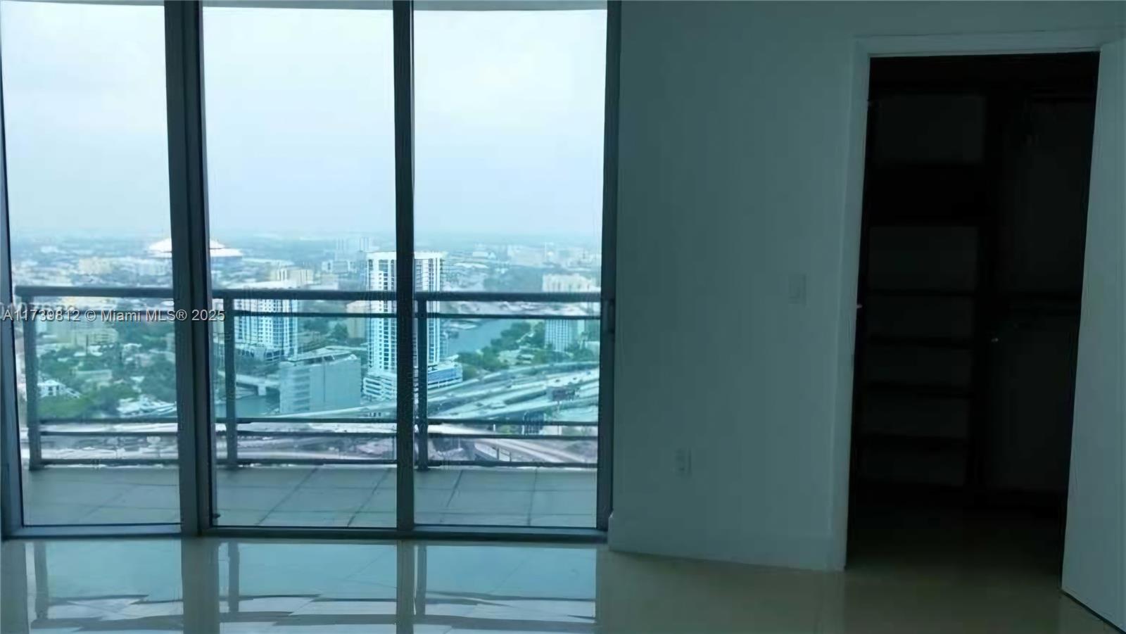 Wind Condominiums Miami, FL 33130 - Photo 8 of 13