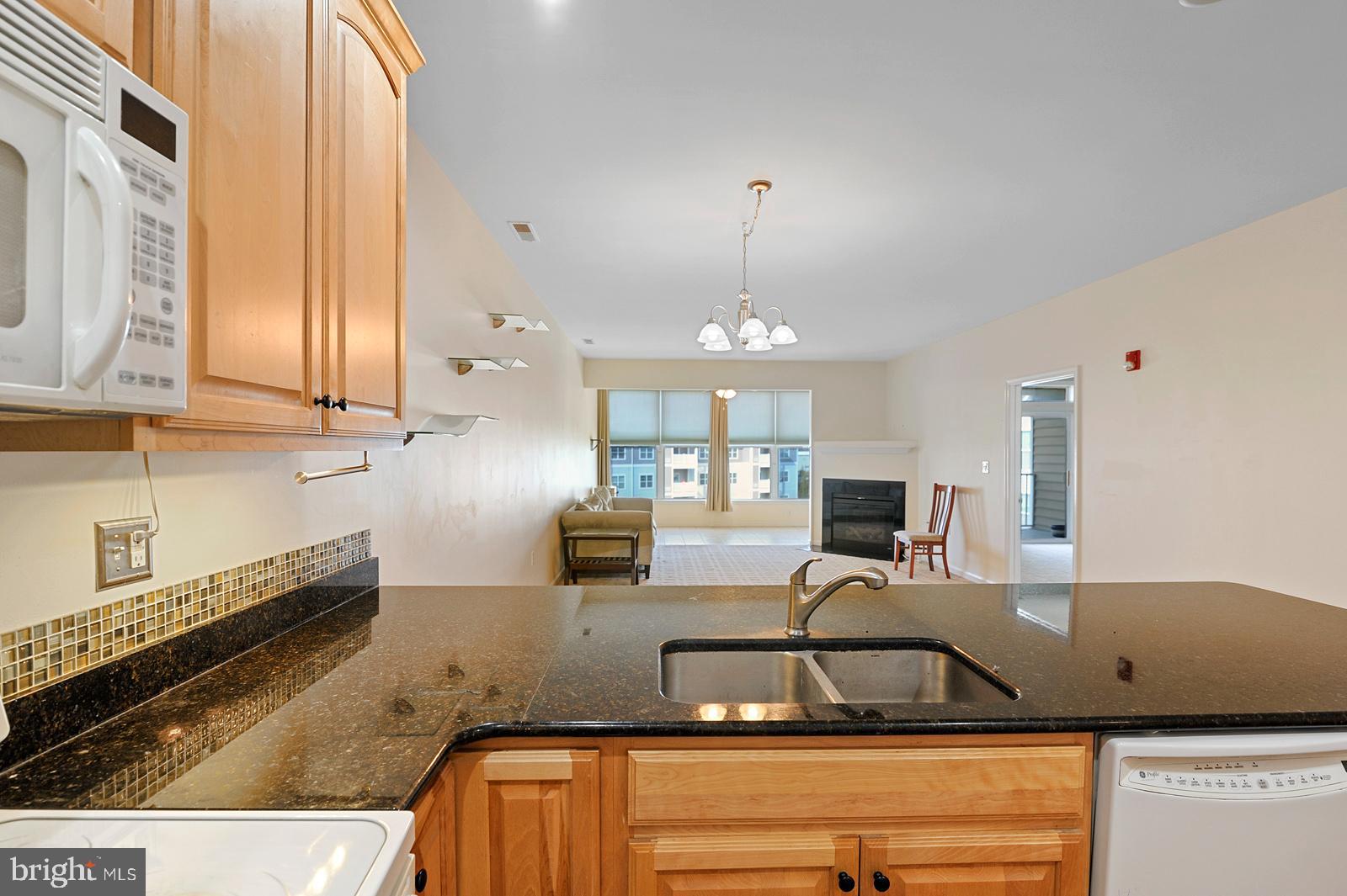 17432 Slipper Shell Way, Unit 18 Lewes, DE 19958 - Photo 12 of 32 Breakfast Bar