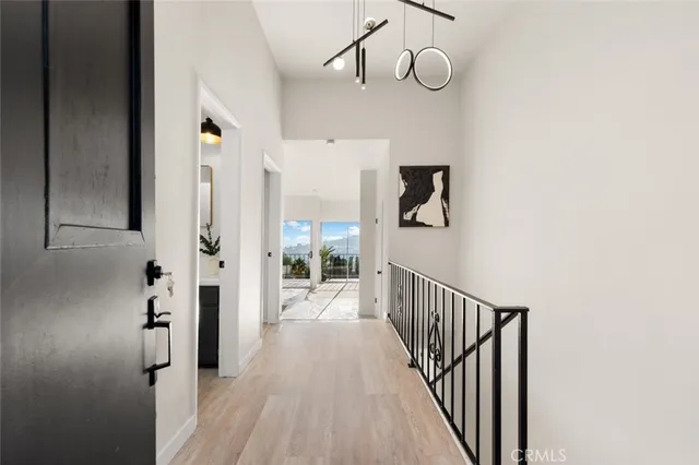 $1,599,900 | 7426 Mulholland Drive, Los Angeles, CA 90046