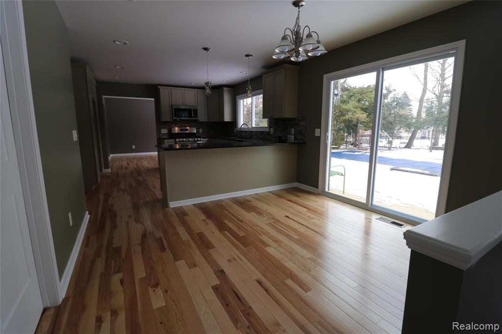 55 Sugar Pine Road Rochester Hills, MI 48309 - Photo 13 of 38