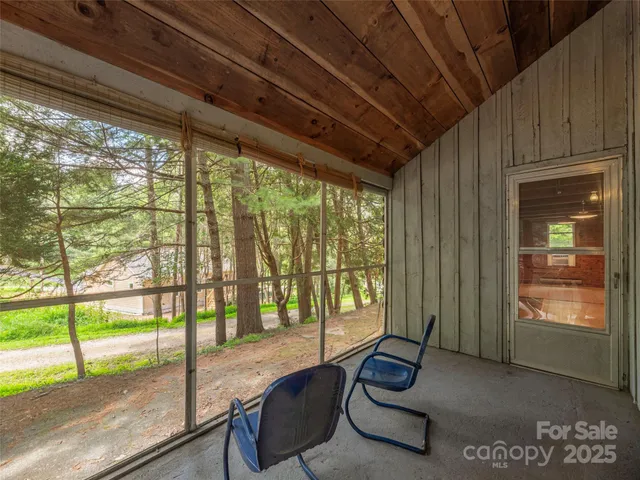 $400,000 | 10 Beaverdam Knoll Road, Asheville, NC 28804