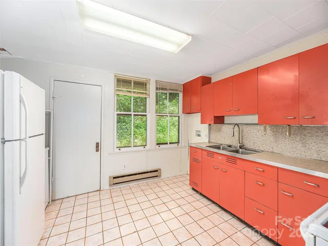 $400,000 | 10 Beaverdam Knoll Road, Asheville, NC 28804