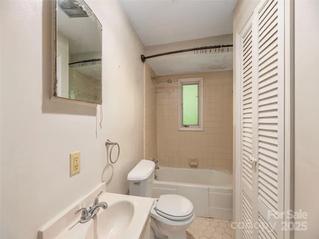 $400,000 | 10 Beaverdam Knoll Road, Asheville, NC 28804