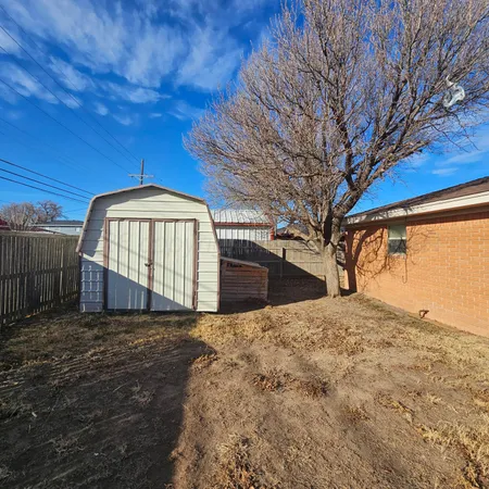 $132,000 | 2121 North Zimmers Street, Pampa, TX 79065