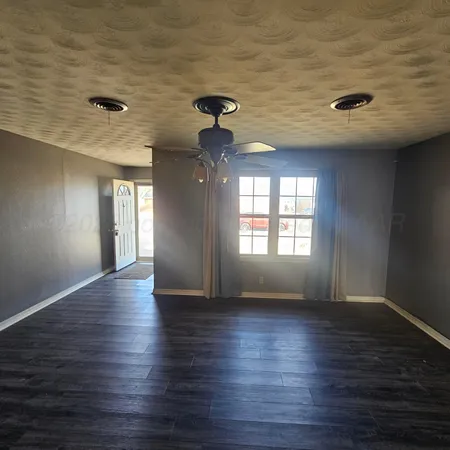 $132,000 | 2121 North Zimmers Street, Pampa, TX 79065