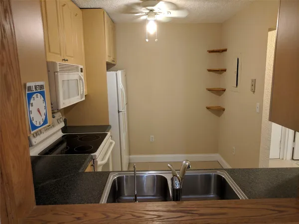 $1,750 | 1250 Northeast 125th Street, Unit 312C, North Miami, FL 33161