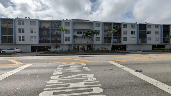 $1,750 | 1250 Northeast 125th Street, Unit 312C, North Miami, FL 33161