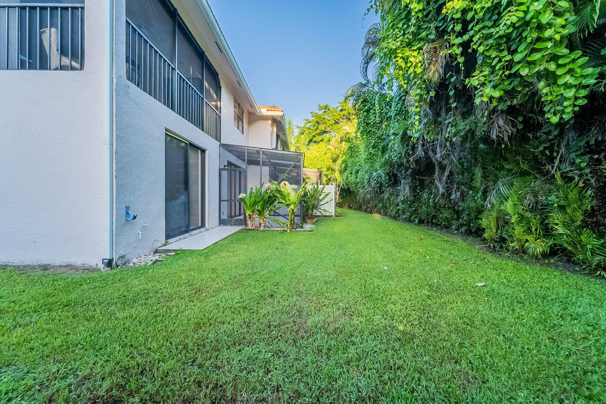 8705 Vía Giula, Unit 1 Boca Raton, FL 33496 - Photo 24 of 27 Photo 24