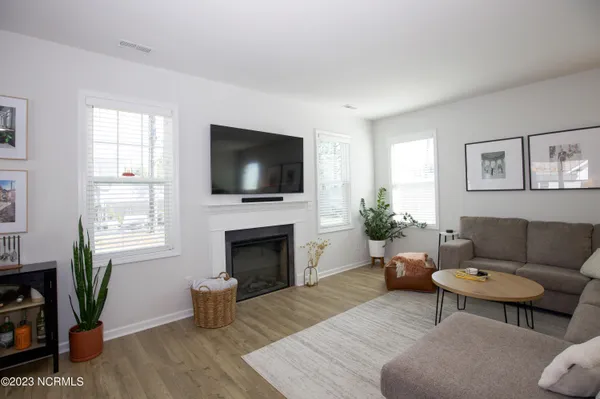 $2,400 | 404 Summer Wind Way, Aberdeen, NC 28315