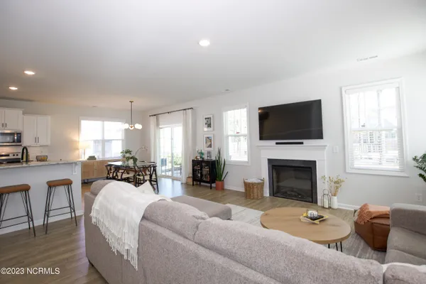 $2,400 | 404 Summer Wind Way, Aberdeen, NC 28315