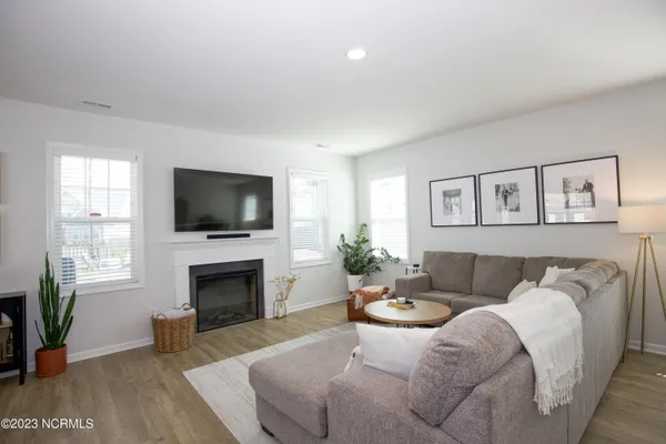 $2,400 | 404 Summer Wind Way, Aberdeen, NC 28315