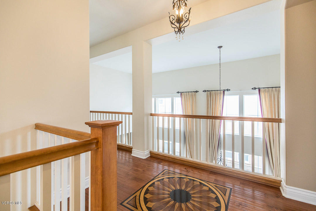 186 Park Hill Road Simi Valley, CA 93065 - Photo 13 of 26 186 Park Hill Rd-16