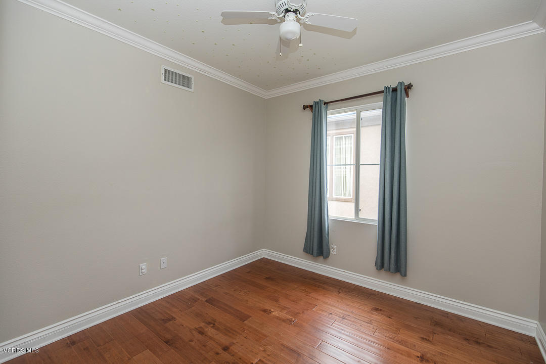 186 Park Hill Road Simi Valley, CA 93065 - Photo 18 of 26 186 Park Hill Rd-22