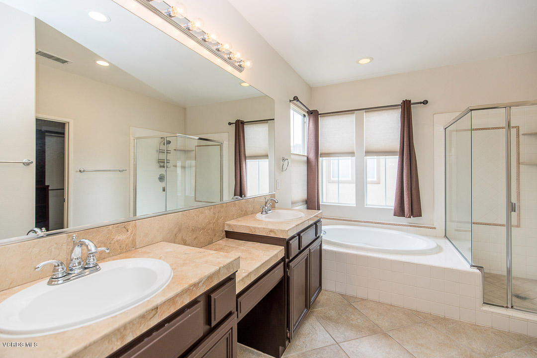 186 Park Hill Road Simi Valley, CA 93065 - Photo 5 of 26 186 Park Hill Rd-19