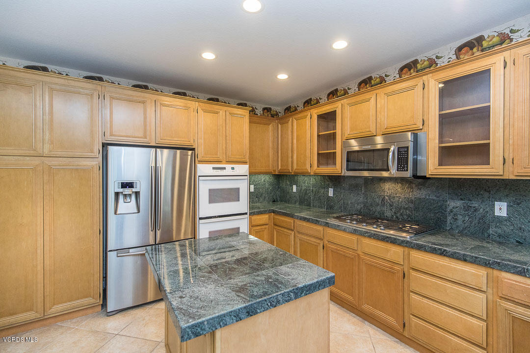 186 Park Hill Road Simi Valley, CA 93065 - Photo 9 of 26 186 Park Hill Rd-10