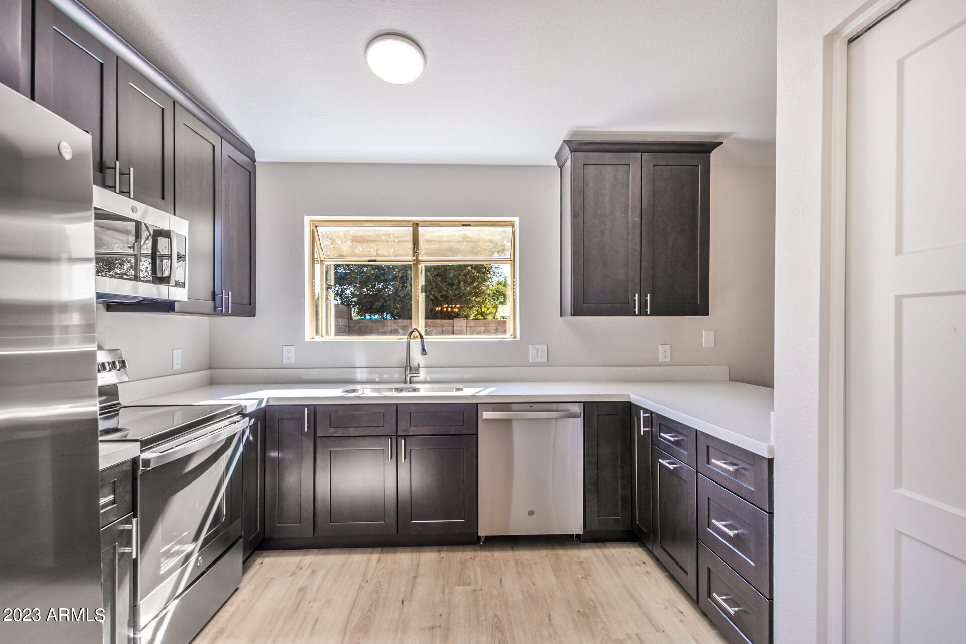 8923 West Coronado Road Phoenix, AZ 85037 - Photo 3 of 33 14-Coronado