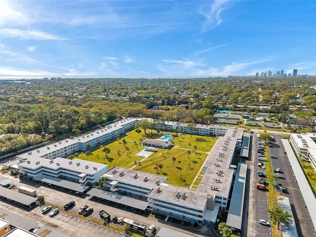 $179,900 | 4720 Locust Street Northeast, Unit 206, St. Petersburg, FL 33703