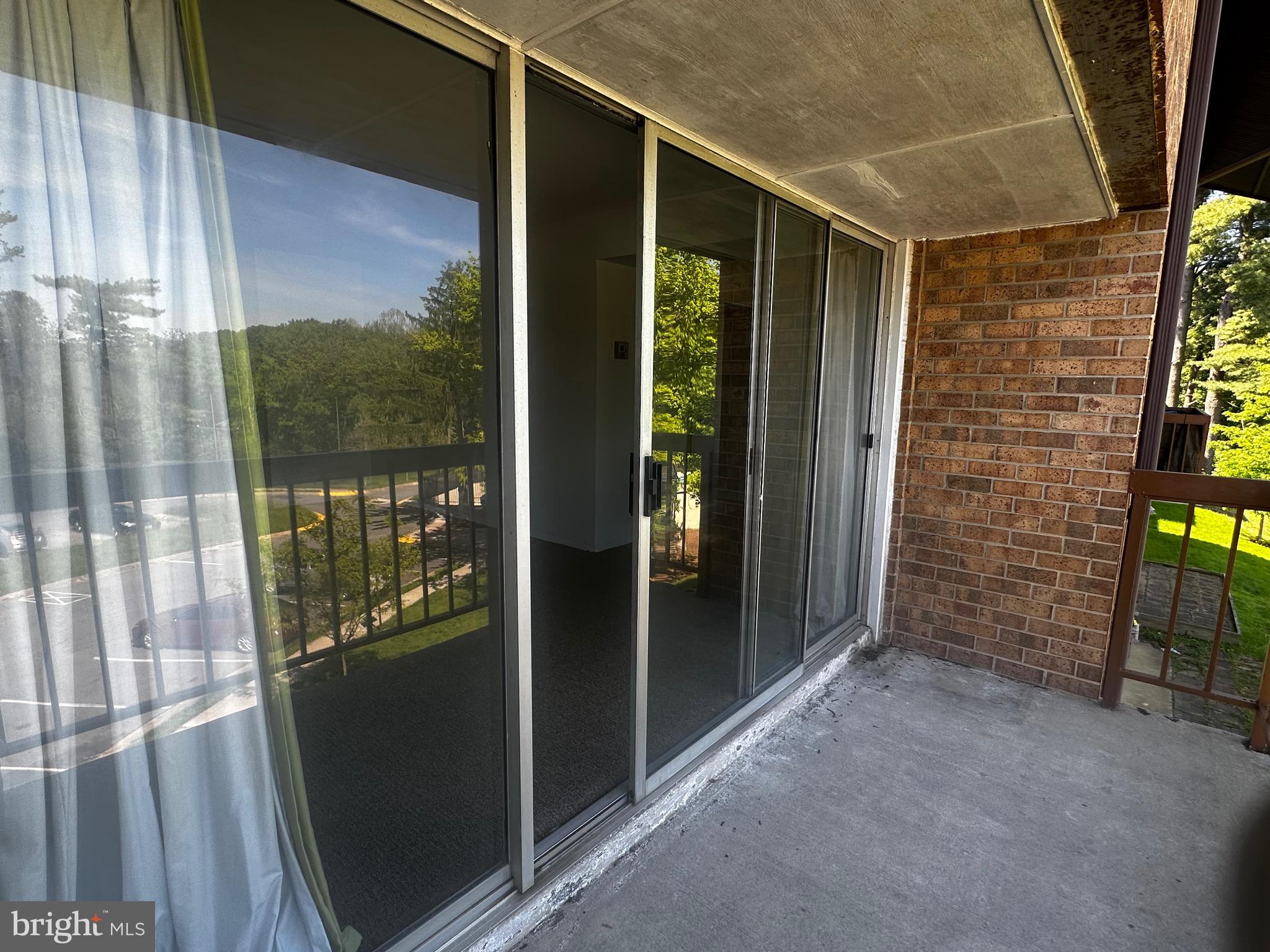 9926 Walker House Road, Unit 99263 Gaithersburg, MD 20886 - Photo 5 of 24 Large balcony