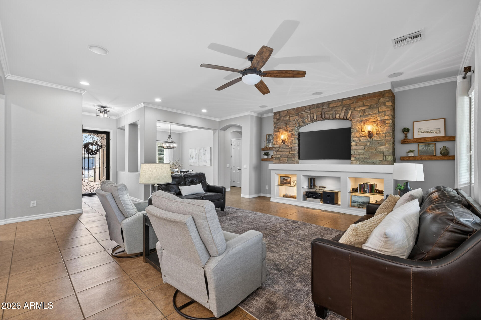 2482 East Plum Street Gilbert, AZ 85298 - Photo 12 of 64 8)GREAT ROOM