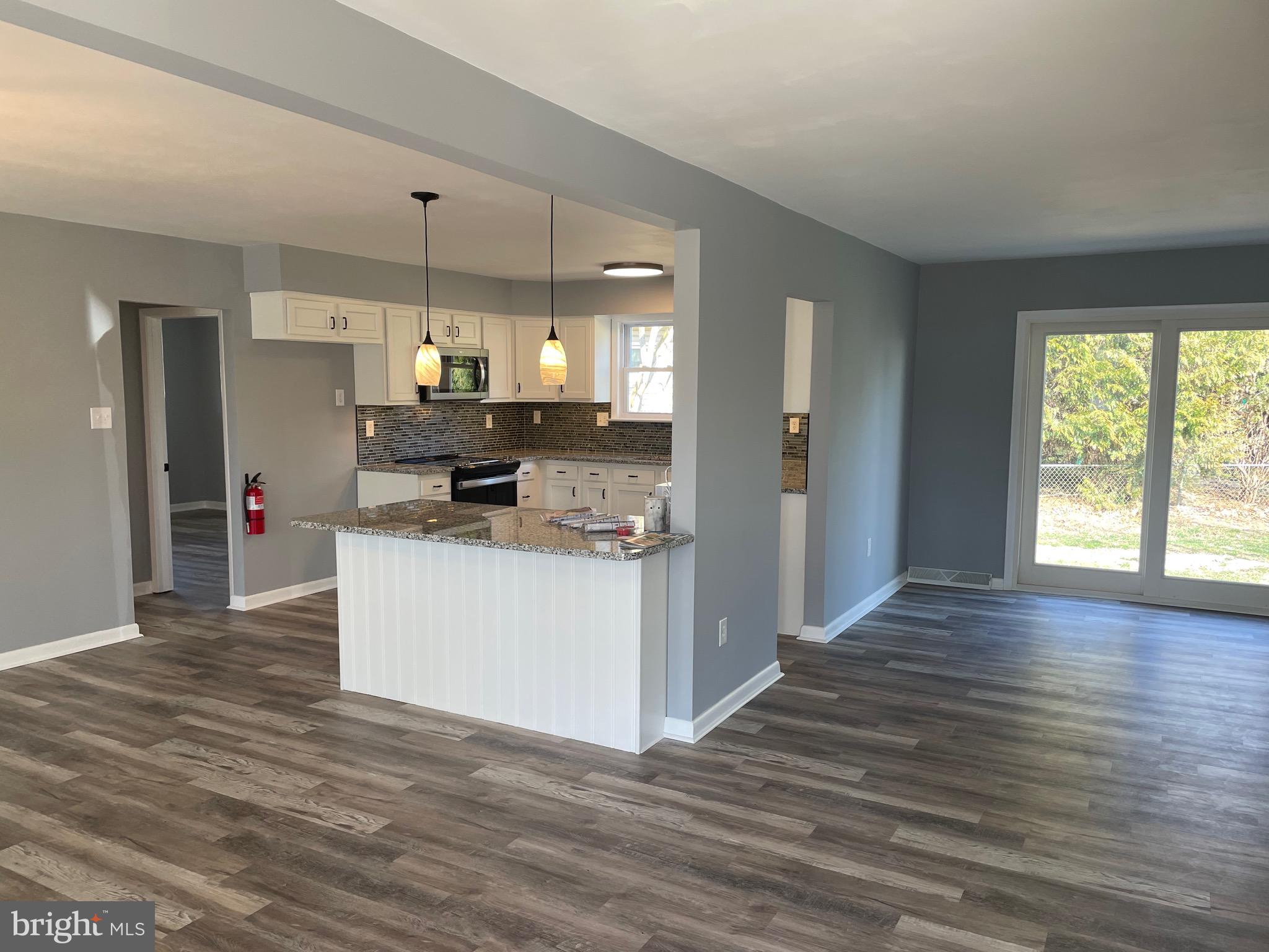 2 Fort Donelson Road Pennsville, NJ 08070 - Photo 7 of 30 family room/kitchen