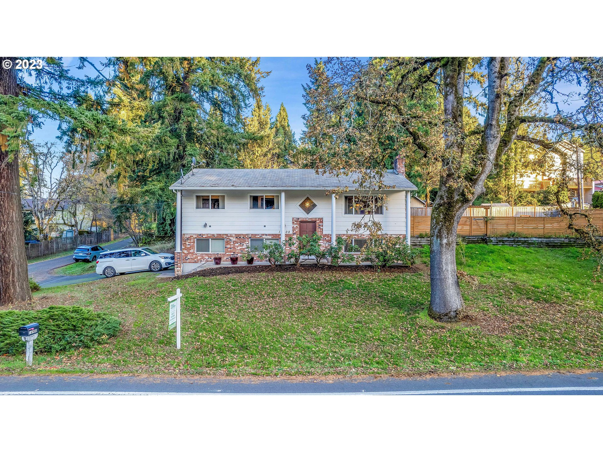 16900 Webster Road Gladstone, OR 97027 - Photo 3 of 41 Gallery Image 3