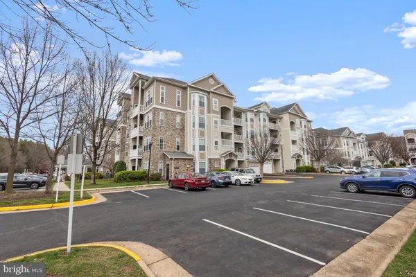 $2,000 | 508 Sunset View Terrace Southeast, Unit 302, Leesburg, VA 20175