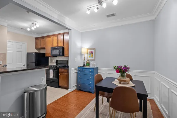 $2,000 | 508 Sunset View Terrace Southeast, Unit 302, Leesburg, VA 20175