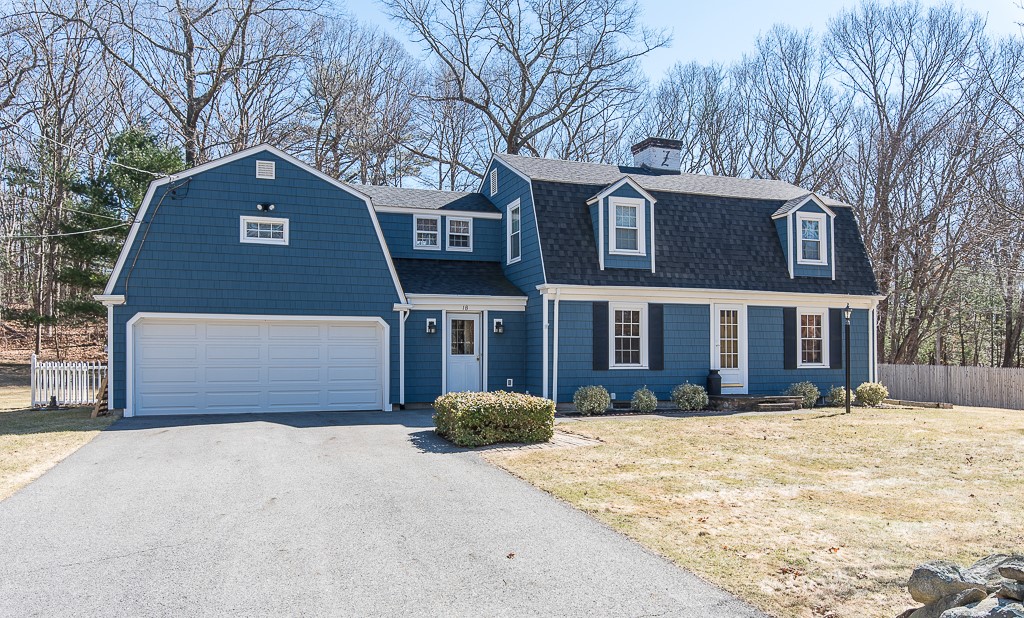 18 Angell Road Lincoln, RI 02865 - Photo 1 of 37 Gallery Image 1