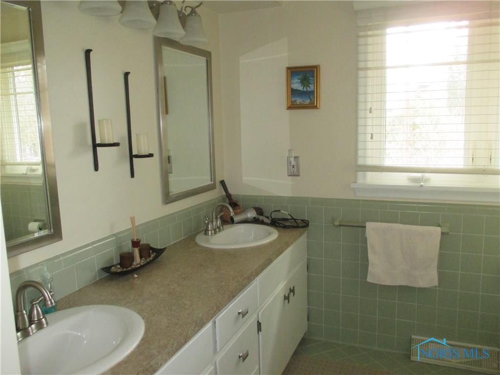 4566 Westbourne Road Toledo, OH 43623 - Photo 19 of 23 Gallery Image 19