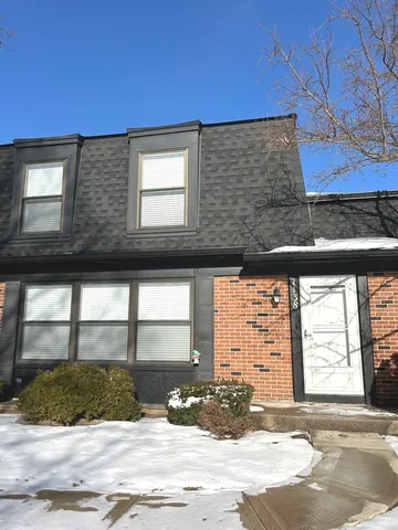 $2,500 | 1138 Inverrary Lane, Deerfield, IL 60015