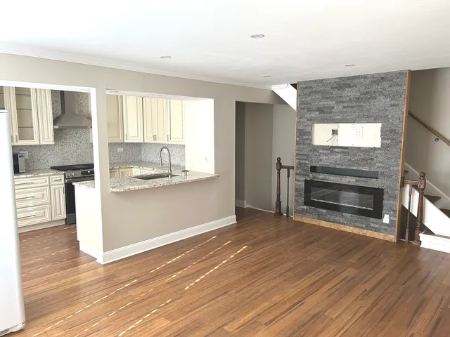 $2,500 | 1138 Inverrary Lane, Deerfield, IL 60015