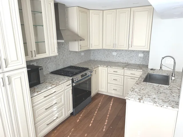 $2,500 | 1138 Inverrary Lane, Deerfield, IL 60015