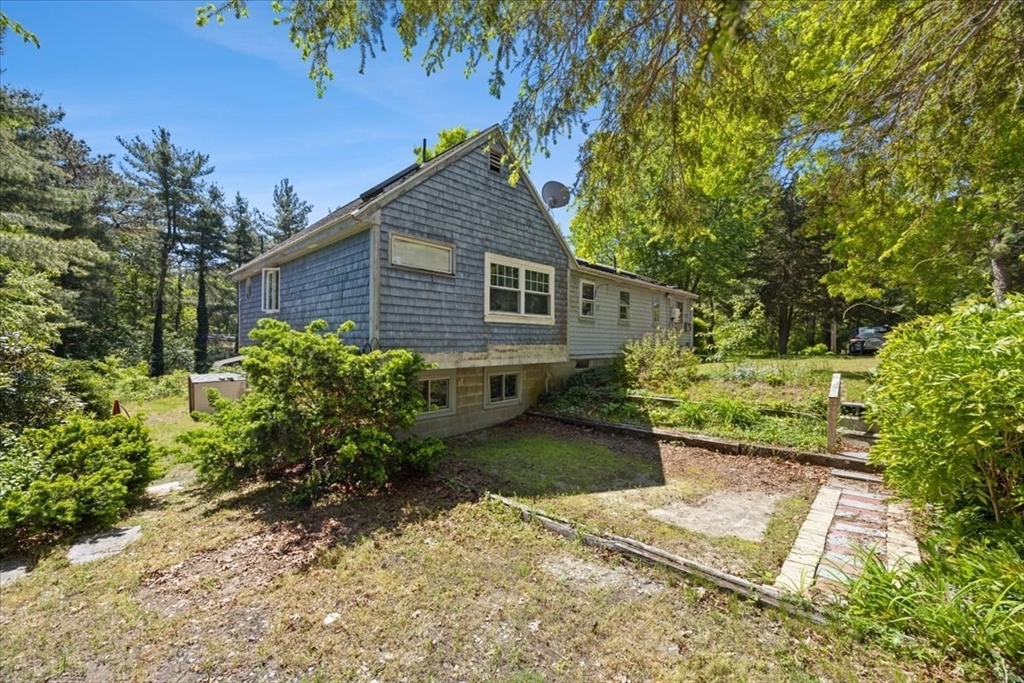 2 Cardinal Avenue Wareham, MA 02538 - Photo 3 of 38