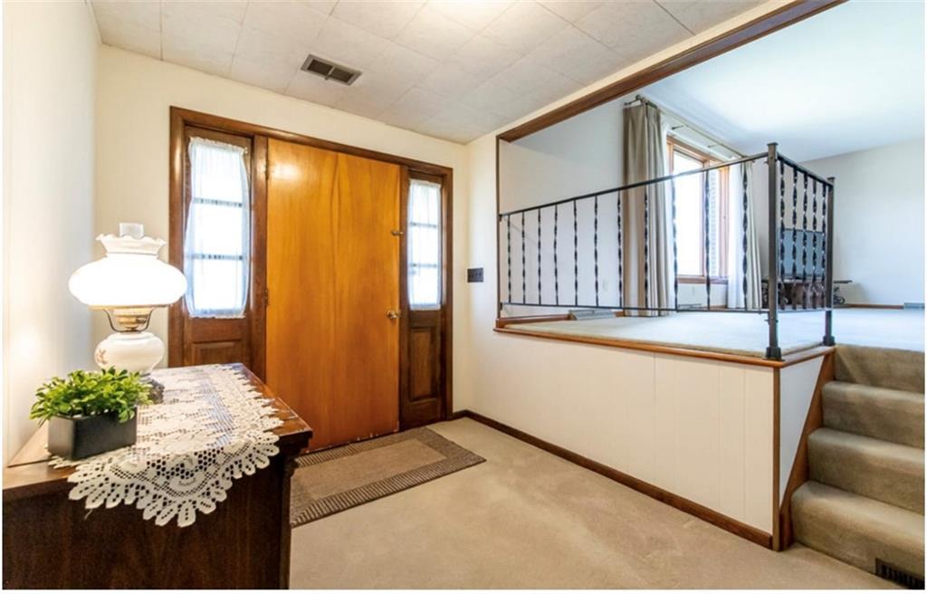 805 Robertson Road Hermitage, PA 16148 - Photo 3 of 24 Gallery Image 3