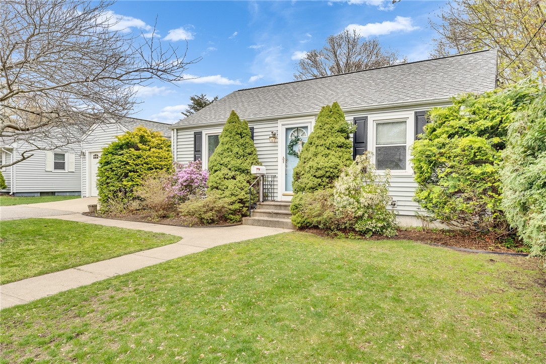 104 Larkin Avenue Warwick, RI 02886 - Photo 2 of 27