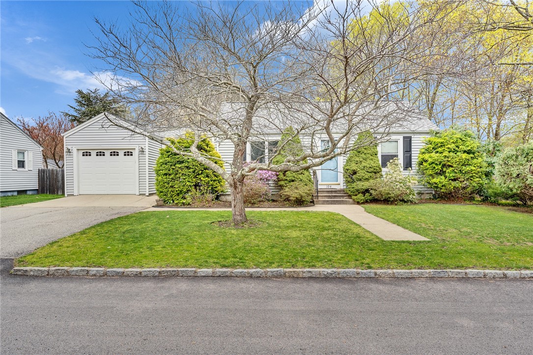 104 Larkin Avenue Warwick, RI 02886 - Photo 3 of 27