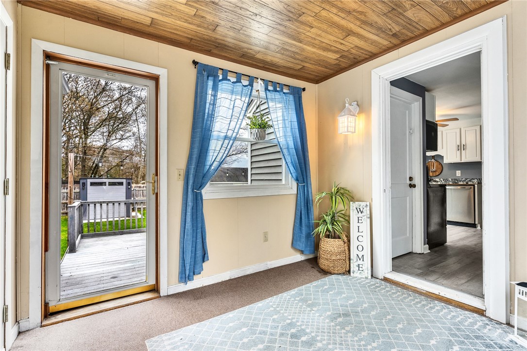 104 Larkin Avenue Warwick, RI 02886 - Photo 4 of 27