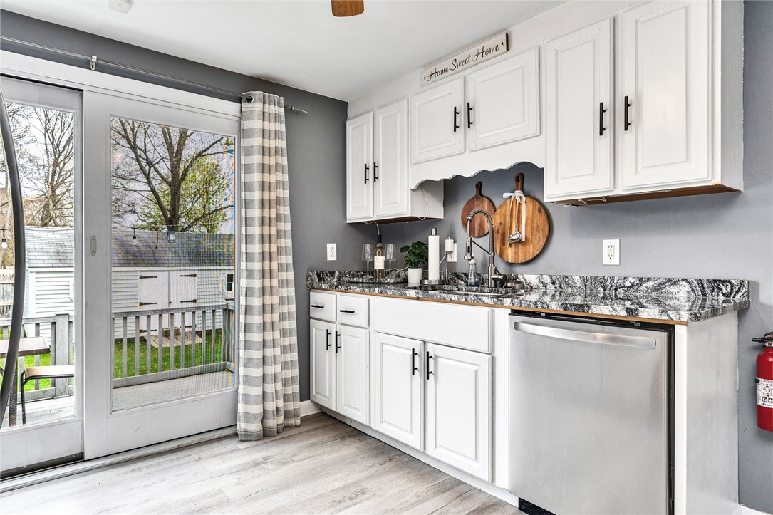 104 Larkin Avenue Warwick, RI 02886 - Photo 7 of 27