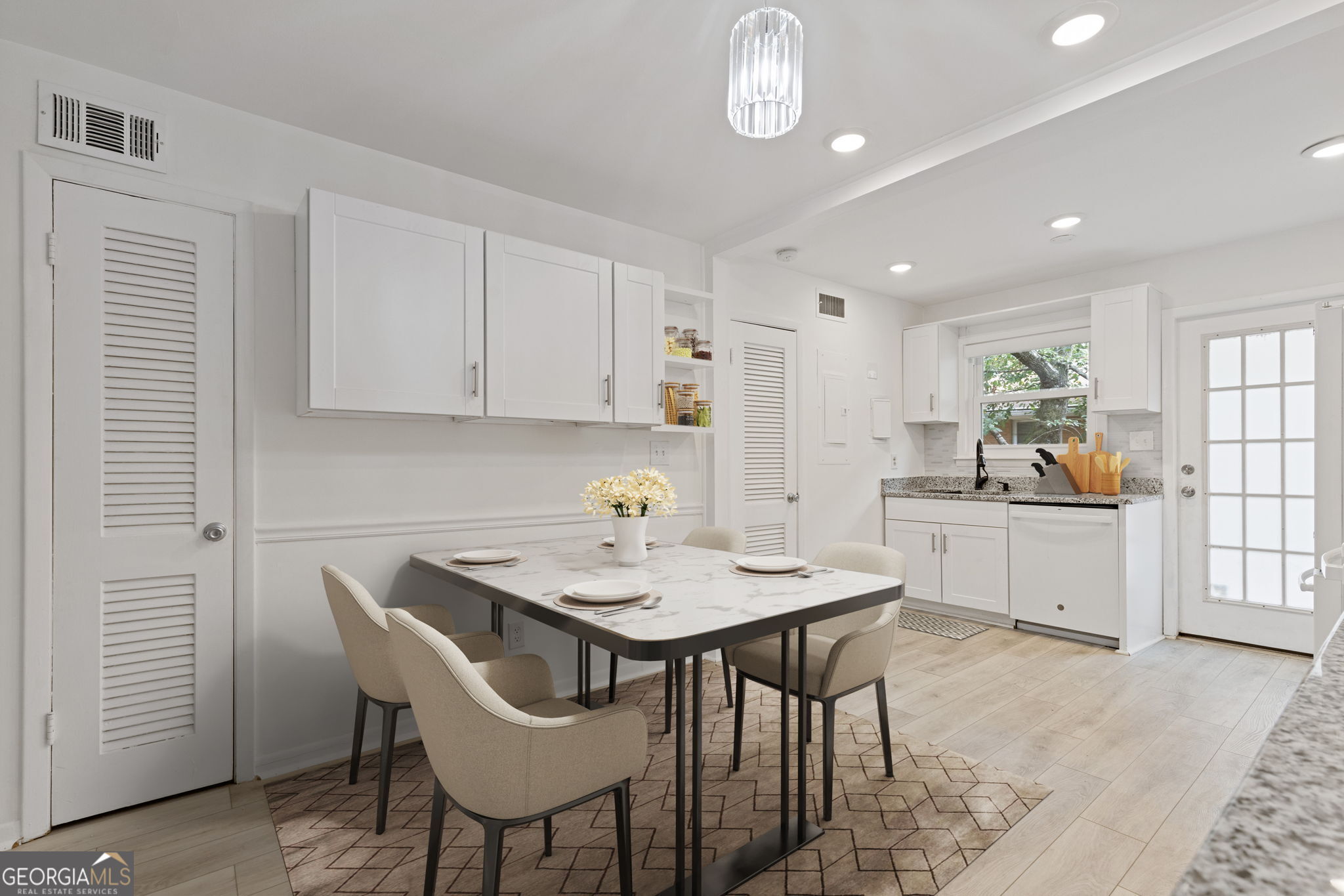 3510 Roswell Road Northwest, Unit C2 Atlanta, GA 30305 - Photo 7 of 24 a view of kitchen with breakfast area